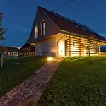 Stilvolles Suedsteiermark Ruhige Lage Aussicht & E-ladestation Vakantiehuis