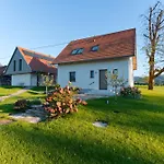 Stilvolles Suedsteiermark Ruhige Lage Aussicht & E-ladestation Vakantiehuis *