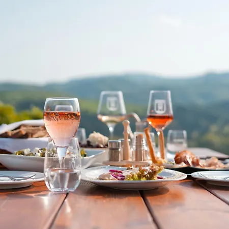 Дом отдыха Stilvolles Suedsteiermark Ruhige Lage Aussicht & E-ladestation *