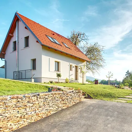 Stilvolles Suedsteiermark Ruhige Lage Aussicht & E-ladestation *