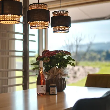 Stilvolles Suedsteiermark Ruhige Lage Aussicht & E-ladestation Дом отдыха Eibiswald