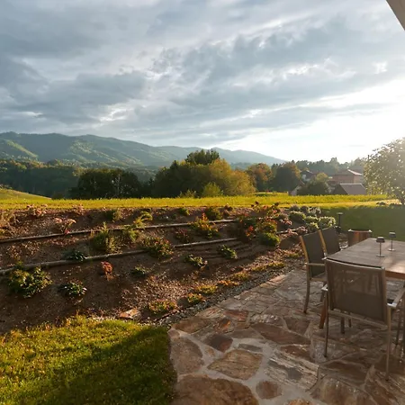 Stilvolles Suedsteiermark Ruhige Lage Aussicht & E-ladestation Дом отдыха Eibiswald