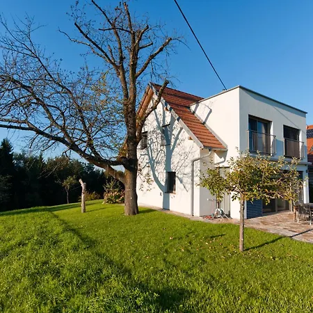 Stilvolles Suedsteiermark Ruhige Lage Aussicht & E-ladestation * Eibiswald