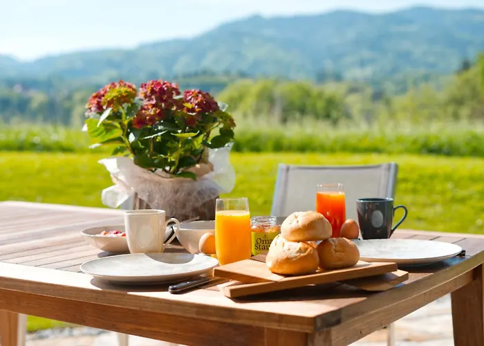 Stilvolles Suedsteiermark Ruhige Lage Aussicht & E-ladestation بيت للعطل