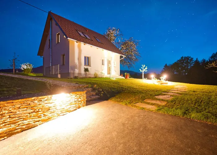 Stilvolles Suedsteiermark Ruhige Lage Aussicht & E-ladestation Semesterbostad *