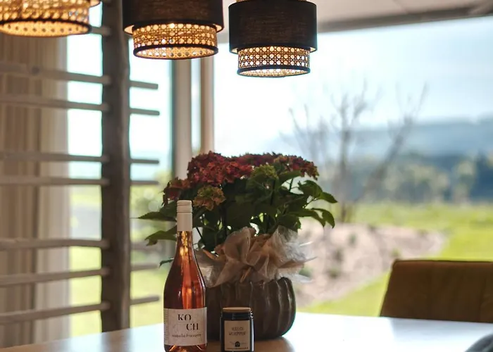 Stilvolles Suedsteiermark Ruhige Lage Aussicht & E-ladestation بيت للعطل Eibiswald