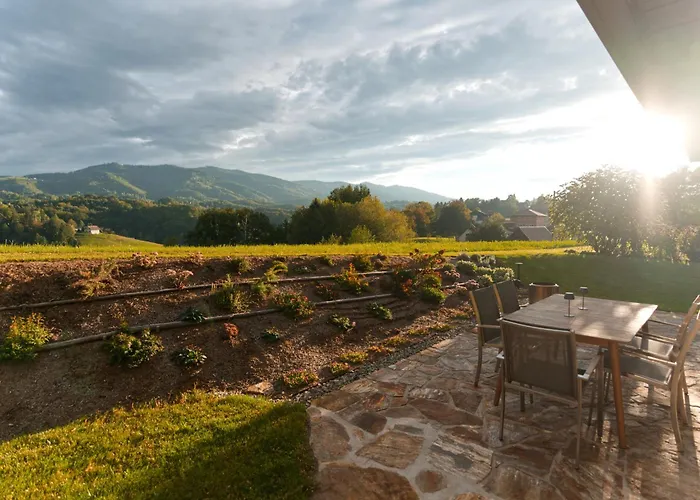 Stilvolles Suedsteiermark Ruhige Lage Aussicht & E-ladestation Semesterbostad Eibiswald