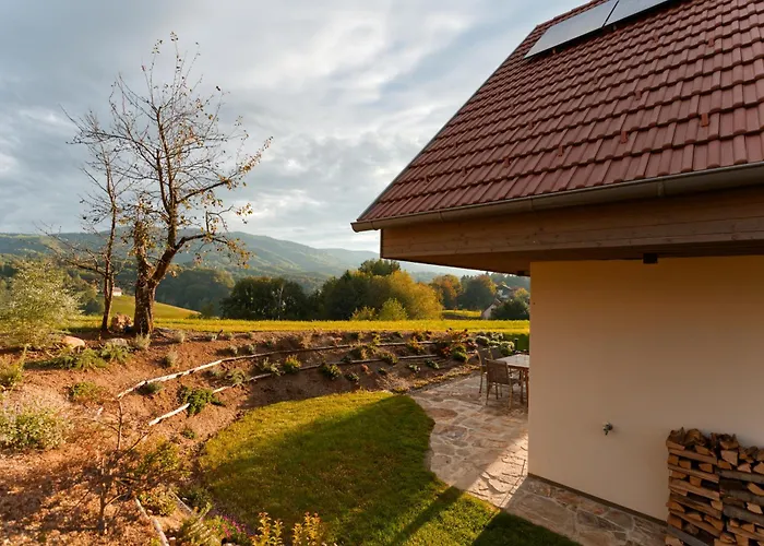 Semesterbostad Stilvolles Suedsteiermark Ruhige Lage Aussicht & E-ladestation Eibiswald